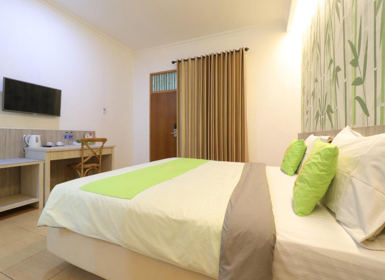 Hotel Huswah Airport Tangerang Kültér fotó