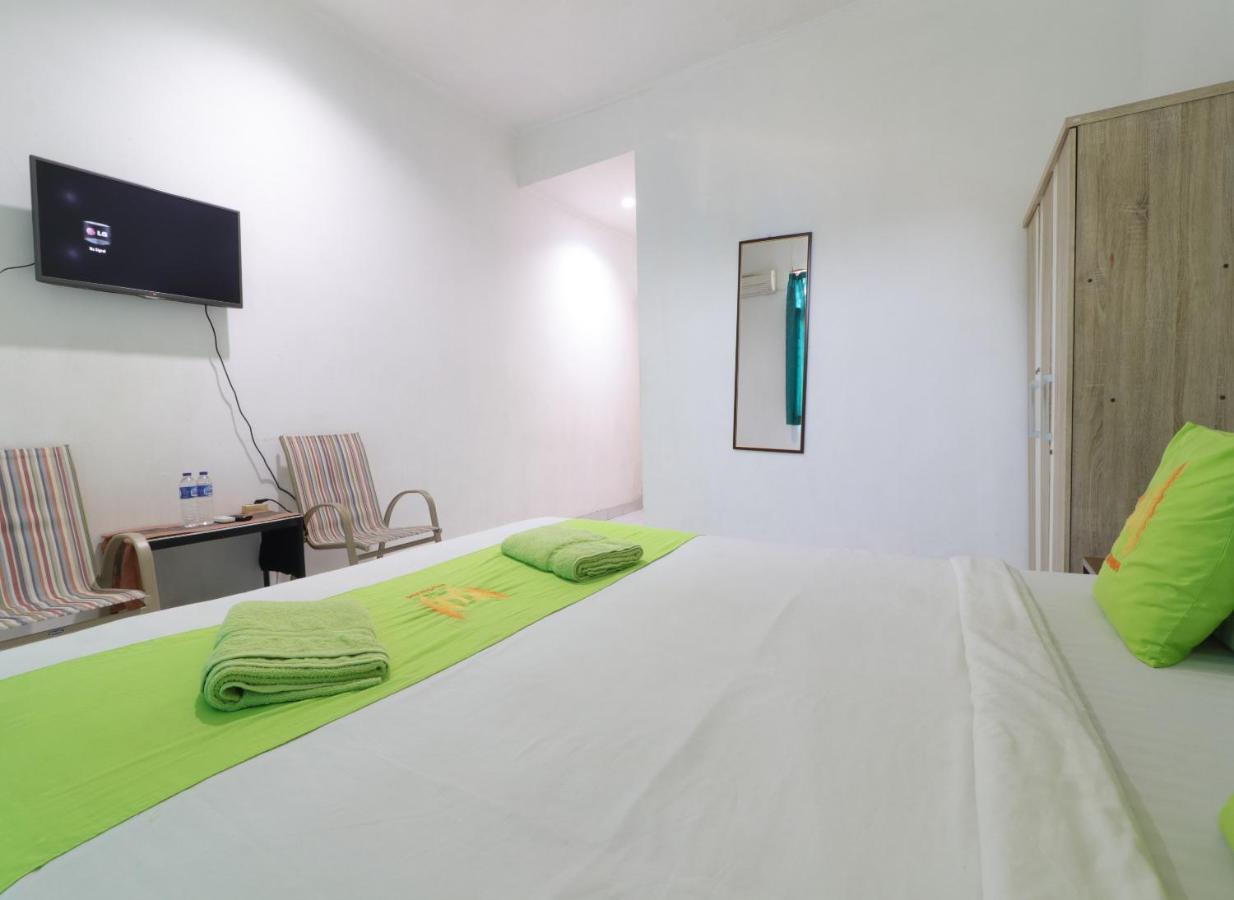 Hotel Huswah Airport Tangerang Kültér fotó