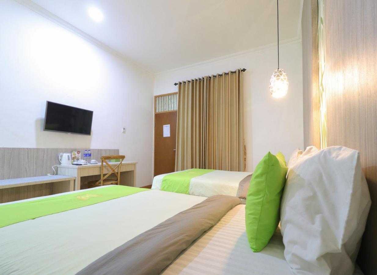 Hotel Huswah Airport Tangerang Kültér fotó